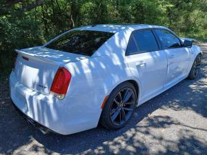 2016 Chrysler 300c image 3