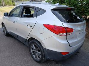 2013 Hyundai image 3