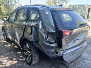 2017 Mitsubishi Outlander image 3