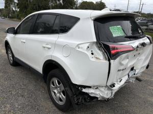 2018 Toyota Rav4 image 3