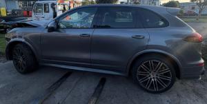 2016 Porsche Cayenne image 3