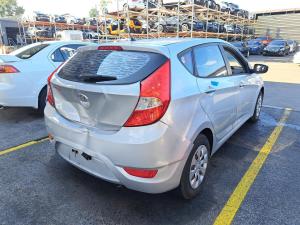 2014 Hyundai Accent RB image 3