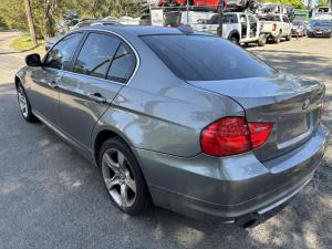 2011 Bmw 3 Series image 3