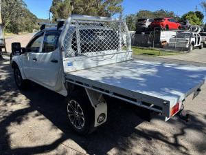 2015 Mitsubishi Triton image 3