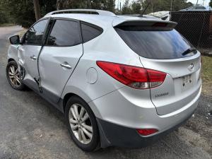 2012 Hyundai image 3