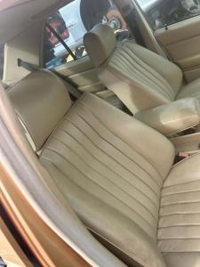 1986 Mercedes Benz 300e image 3