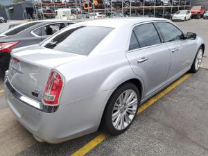 2013 Chrysler 300c LX image 3