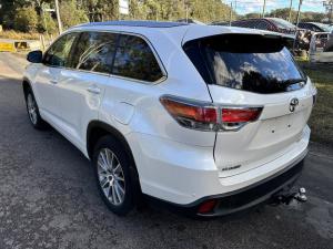 2015 Toyota image 3