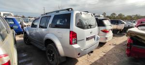 2006 Nissan Pathfinder image 3