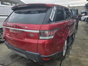 2016 Land Rover Range Rover Sport 3.0DT AUTO 8SPD 4WD TDV6 SE image 3