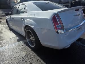 2013 Chrysler 300c image 3