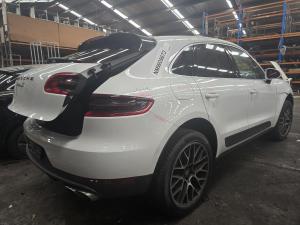2017 Porsche Macan 3.0DT CTBA AUTO 7SPD 4WD S LUXURY image 3