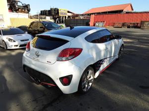 2014 Hyundai Veloster SR TURBO image 3