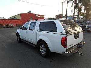 2010 Nissan Navara 4X4 ST image 3