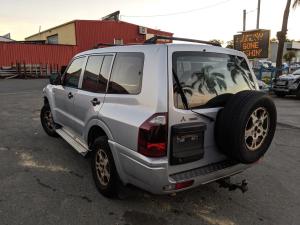 2004 Mitsubishi Pajero GLX image 3