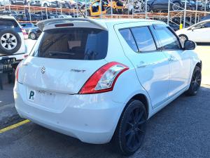2014 Suzuki Swift FZ image 3