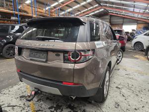 2017 Land Rover Discovery Sport L550 2.0DT 224DT AJ200 AUTO 9SPD AWD TD4 180 HS image 3