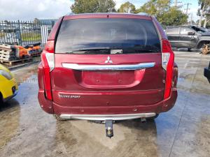 2016 Mitsubishi Pajero Sport QE-QF image 3