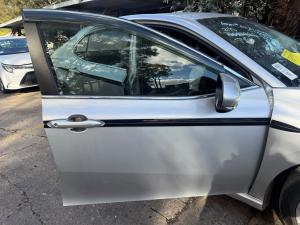 2020 Toyota Camry image 3