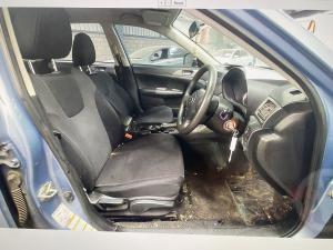2010 Subaru Impreza R image 3