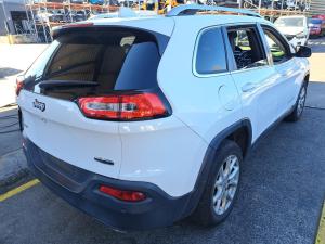 2017 Jeep Cherokee KL image 3