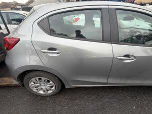 2015 Mazda 2 DJ image 3
