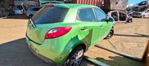 2010 Mazda 2 image 3