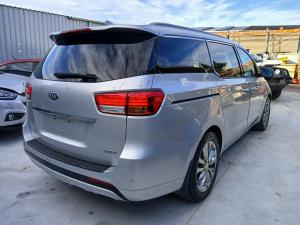 2016 Kia Carnival YP image 3