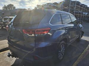 2017 Toyota Kluger GSU50R image 3