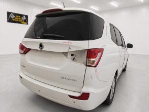 2015 Ssangyong Stavic 2.0DT D20DTR AUTO 5SPD RWD A100 image 3
