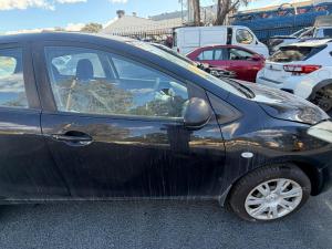 2011 Mazda 2 DE image 3