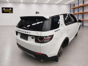 2017 Land Rover Discovery 2.0DT 224DT AJ200 SINGLE TURBO AUTO 9SPD AWD image 3