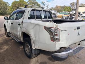 2017 Mitsubishi Triton image 3
