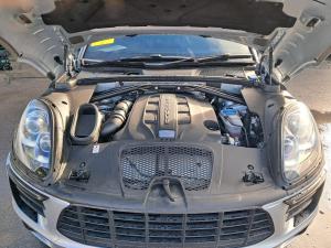 2016 Porsche Macan 95B image 3