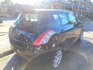 2015 Suzuki Swift FZ image 3