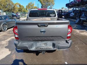 2021 Nissan Navara NP300 image 3