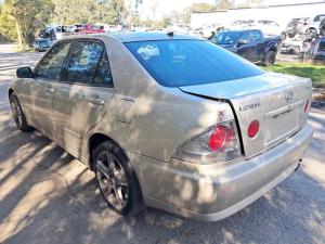2004 Lexus Is200 image 3