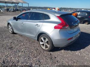 2016 Volvo V40 image 3