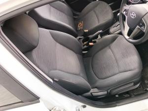 2017 Hyundai Accent RB image 3