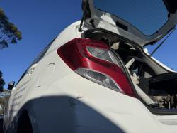2015 Toyota Yaris image 3