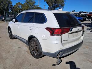 2016 Mitsubishi Outlander ZJ-ZL image 3