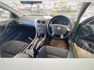 2004 Holden Commodore VY CREWMAN image 3