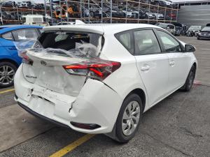 2015 Toyota Corolla ZRE182R image 3