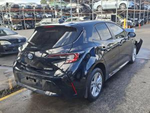 2018 Toyota Camry ZWE211R image 3