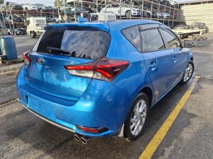 2015 Toyota Corolla ZRE182R image 3