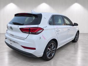 2022 Hyundai I30 PD 2.0L G4NC AUTO 6SPD FWD ACTIVE image 3