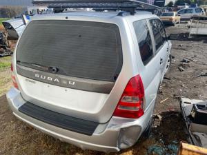 2002 Subaru Forester XS image 3