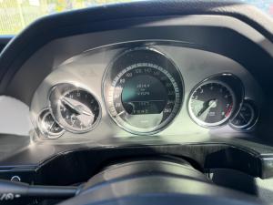 2010 Mercedes Benz E250 image 3