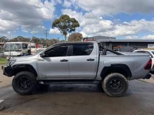 2015 Toyota Hilux GUN126R image 3