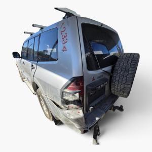 2002 Mitsubishi Pajero NM GLS image 3